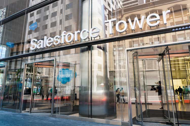 Salesforce Tower entrance, San Francisco