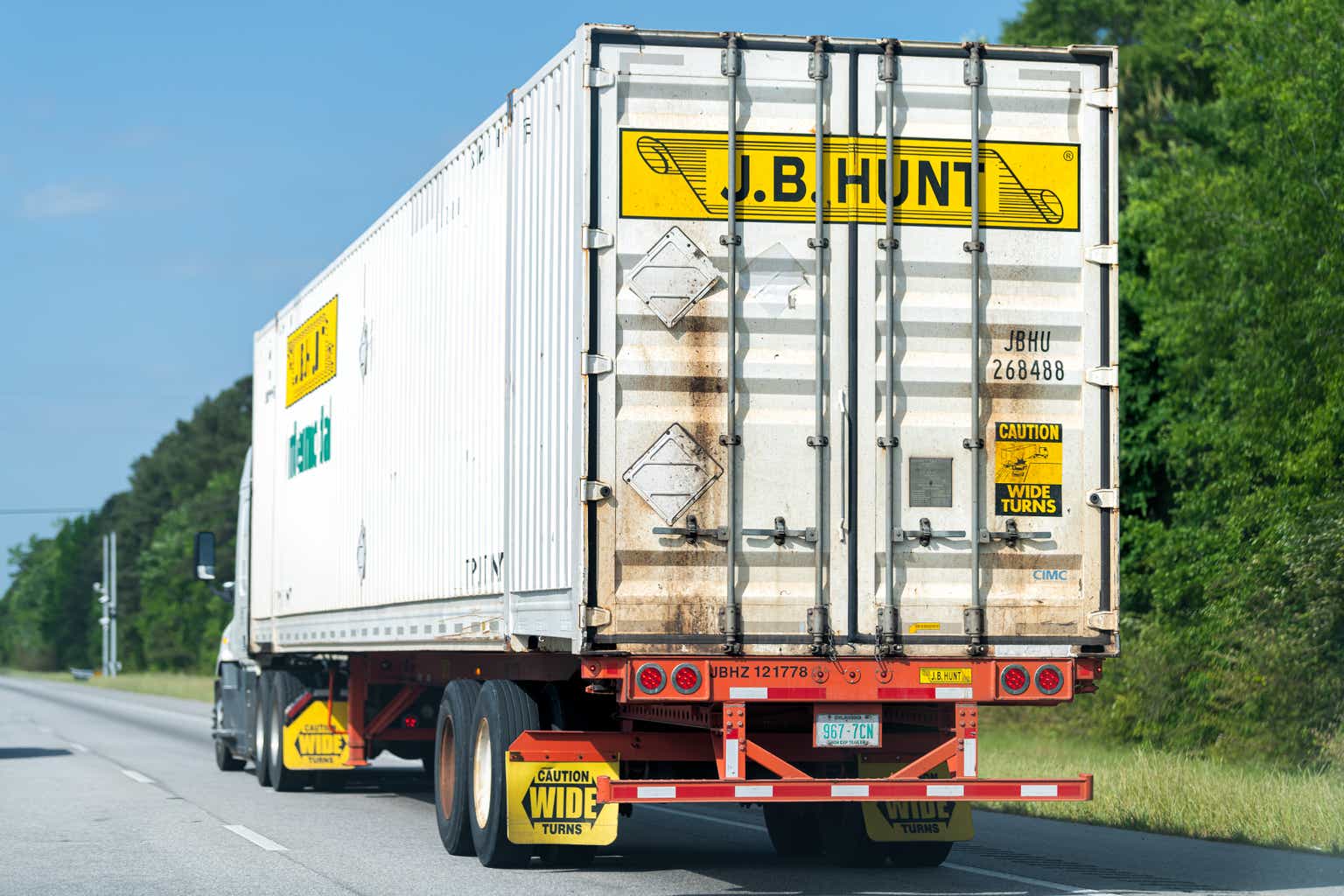 J.B. Hunt Transport Services: Hold Ahead Of Q4 Earnings