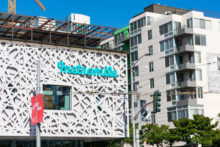 Metromile headquarters campus facade in Silicon Valley