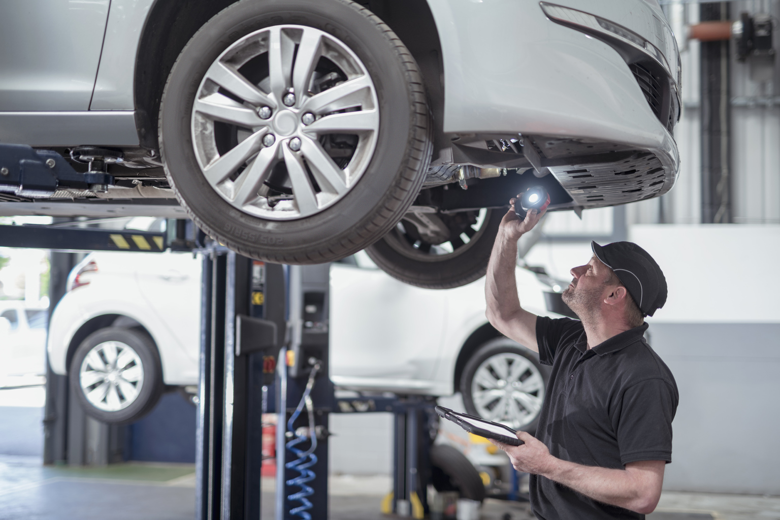 seekingalpha.com - High Alpha Professor - AutoZone: The Business Held Up, The Valuation Did Not (NYSE:AZO)