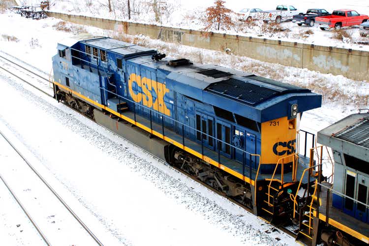 CSX 731 Lokomotive (ES44AC-H) in Akron, Ohio