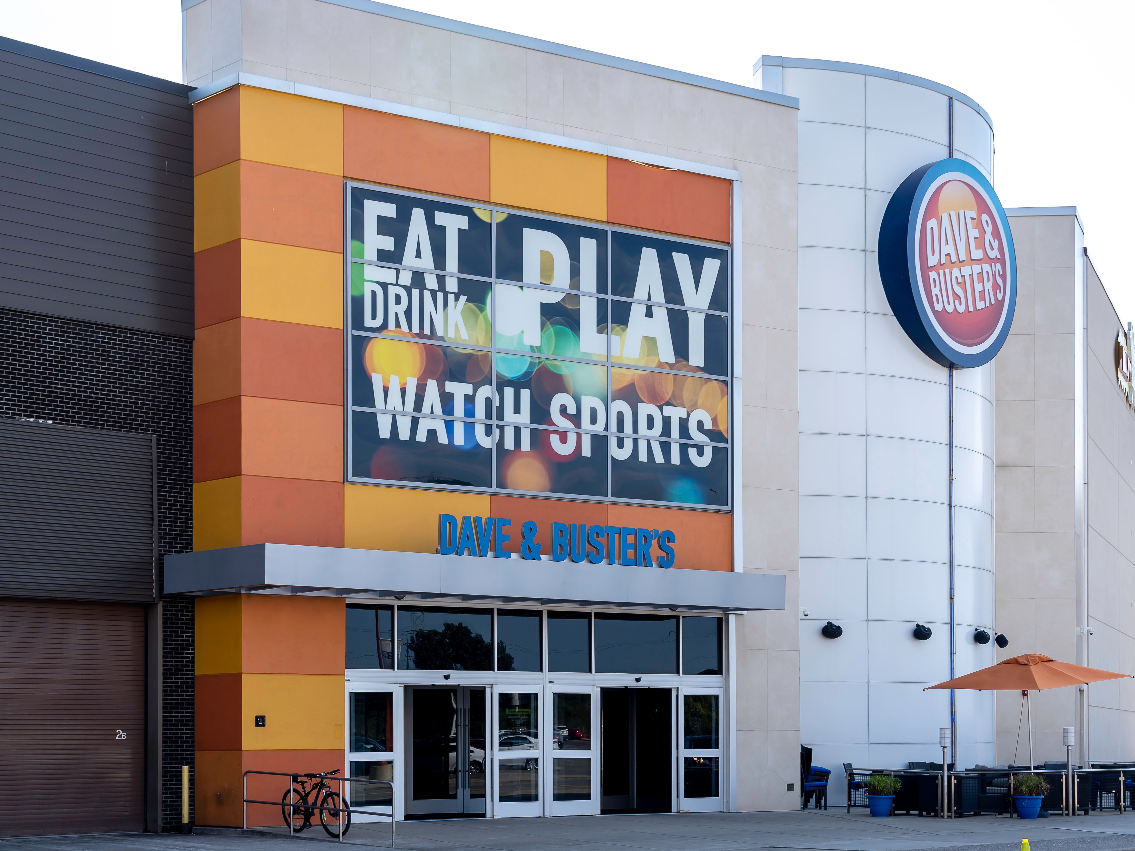 Dave & Buster's to Buy Family Entertainment Company Main Event for