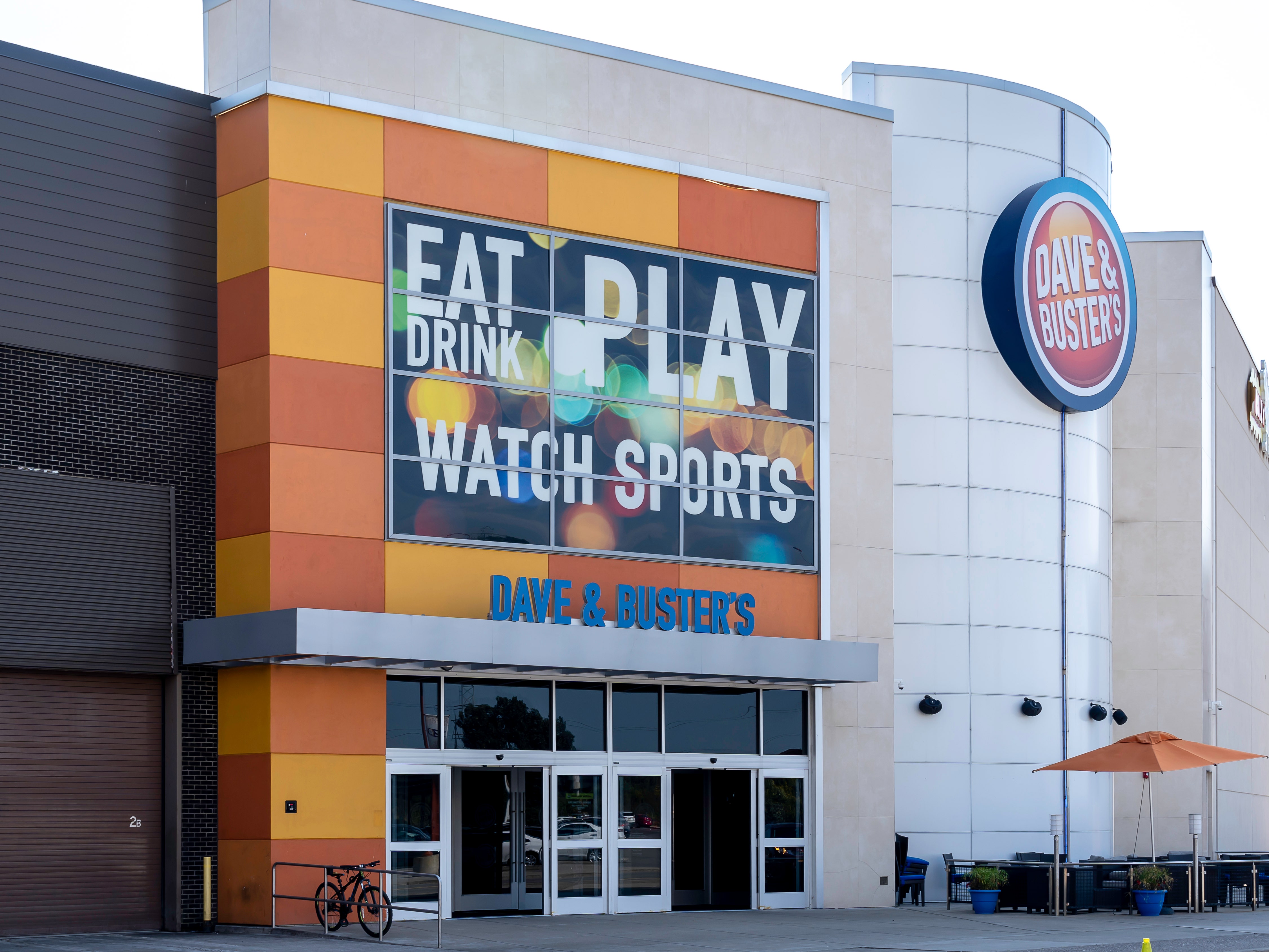 Dave & Buster's Stock: Cheap But I'm Not Buying (NASDAQ:PLAY