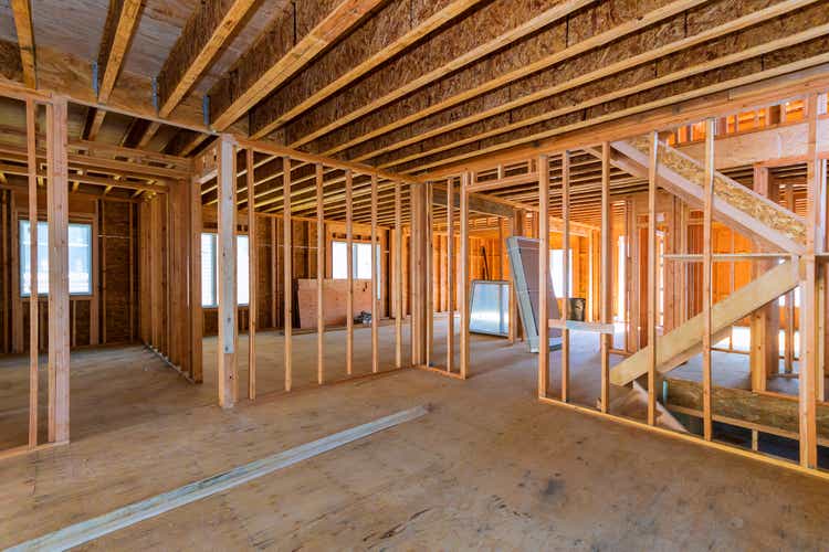 Perspective inside the house under construction