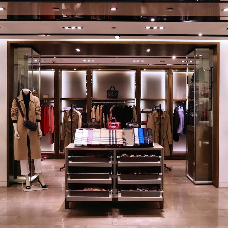 burberry clothing store near me