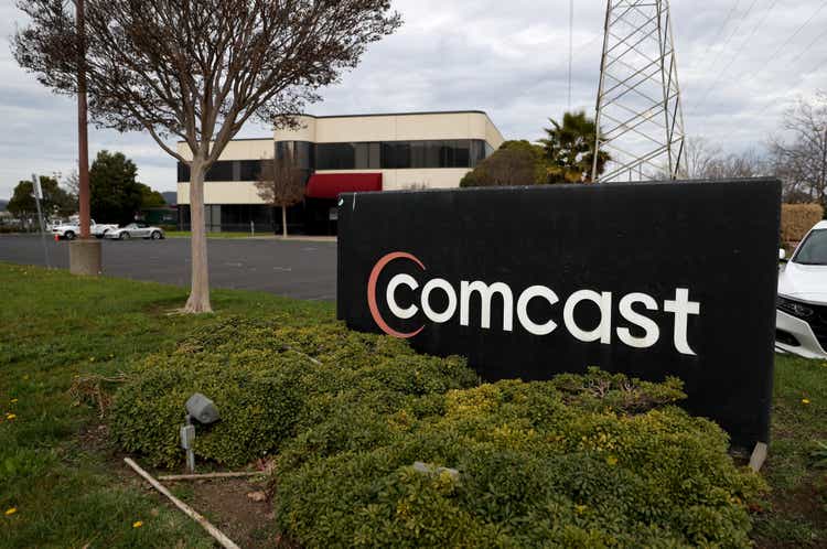 Comcast Profits Rise 26 Percent In Fourth Quarter