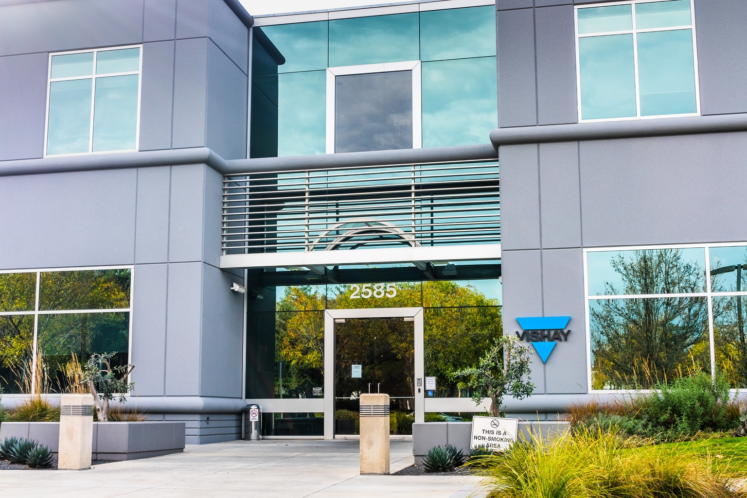 Vishay Intertechnology: Neither Value Nor Growth (NYSE:VSH) Vishay Intertechnology: Neither Value Nor Growth (NYSE:VSH)