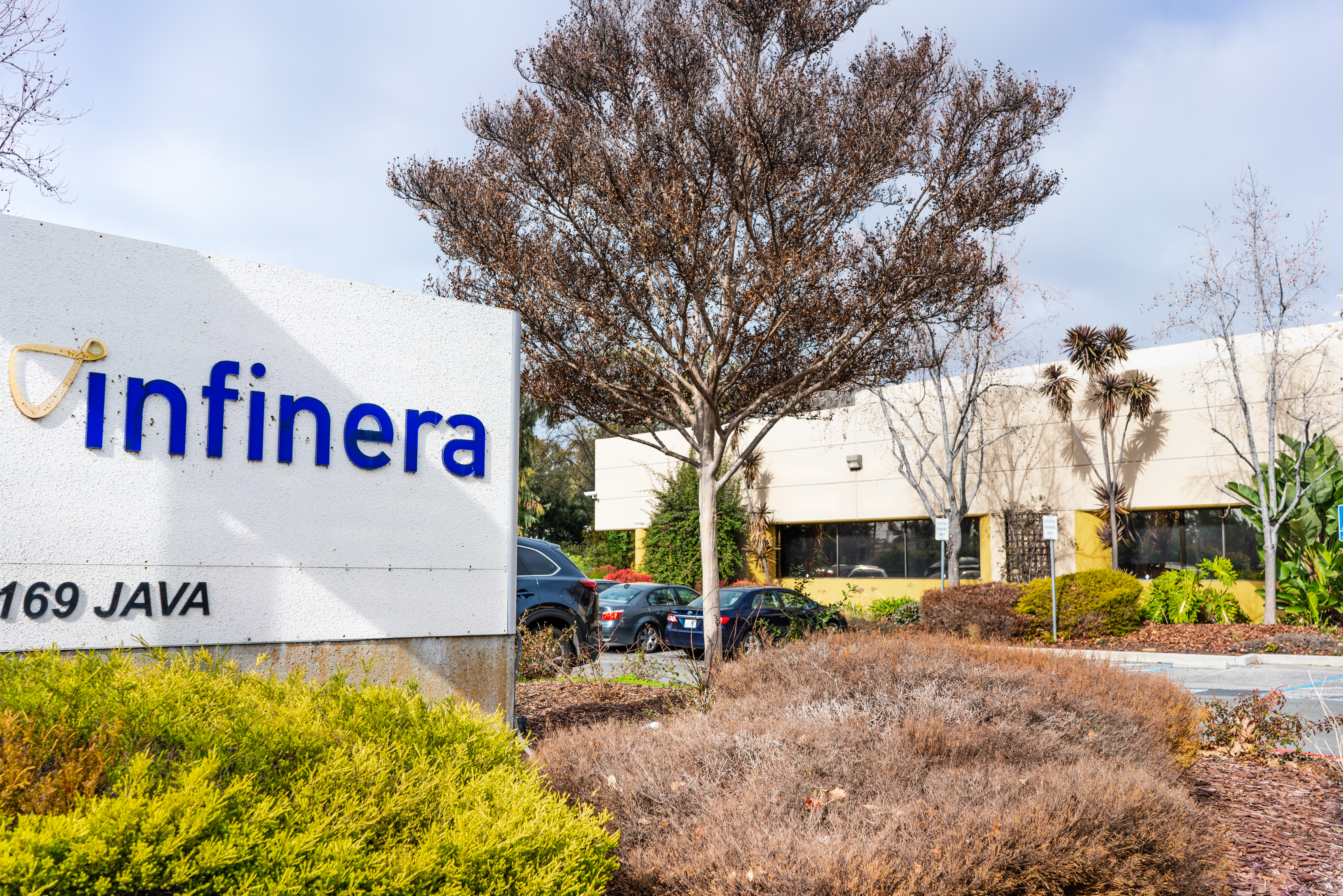 Infinera Stock Jumps After Report Company Is Exploring A Possible Sale ...