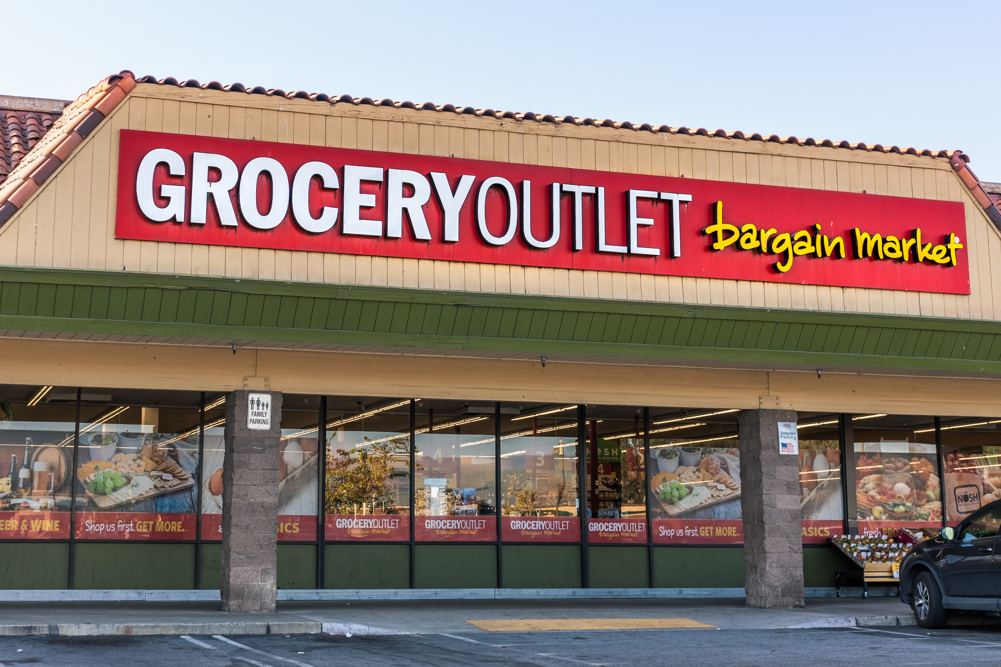 Grocery Outlet Stock Falls As Craig-Hallum Downgrades On Weakening ...