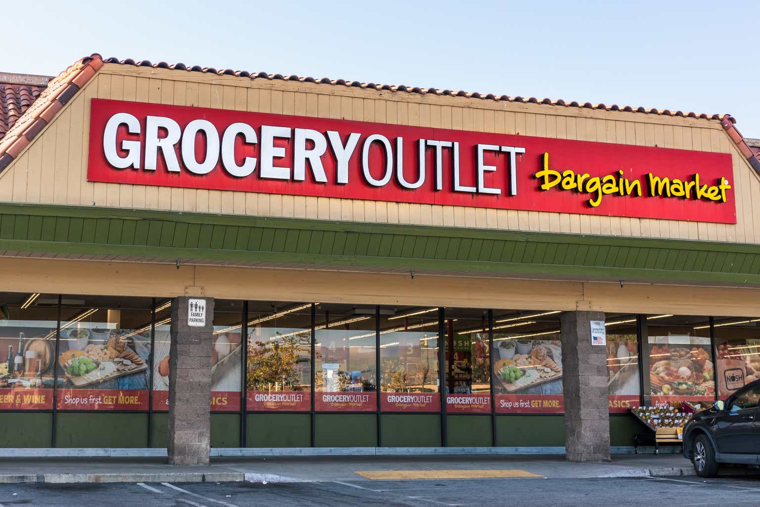 grocery-outlet-stock-further-upside-potential-nasdaq-go-seeking-alpha