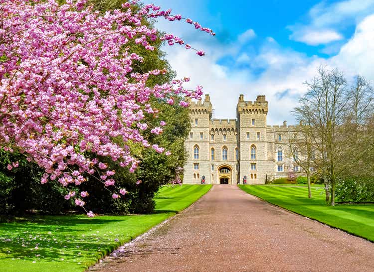 Long walk to Windsor castle in spring, Berkshire, UK