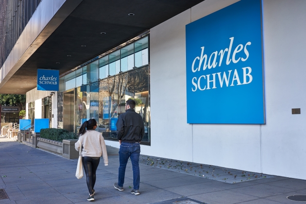 Schwab Trading Activity Index drops in March on Iran war (SCHW:NYSE)