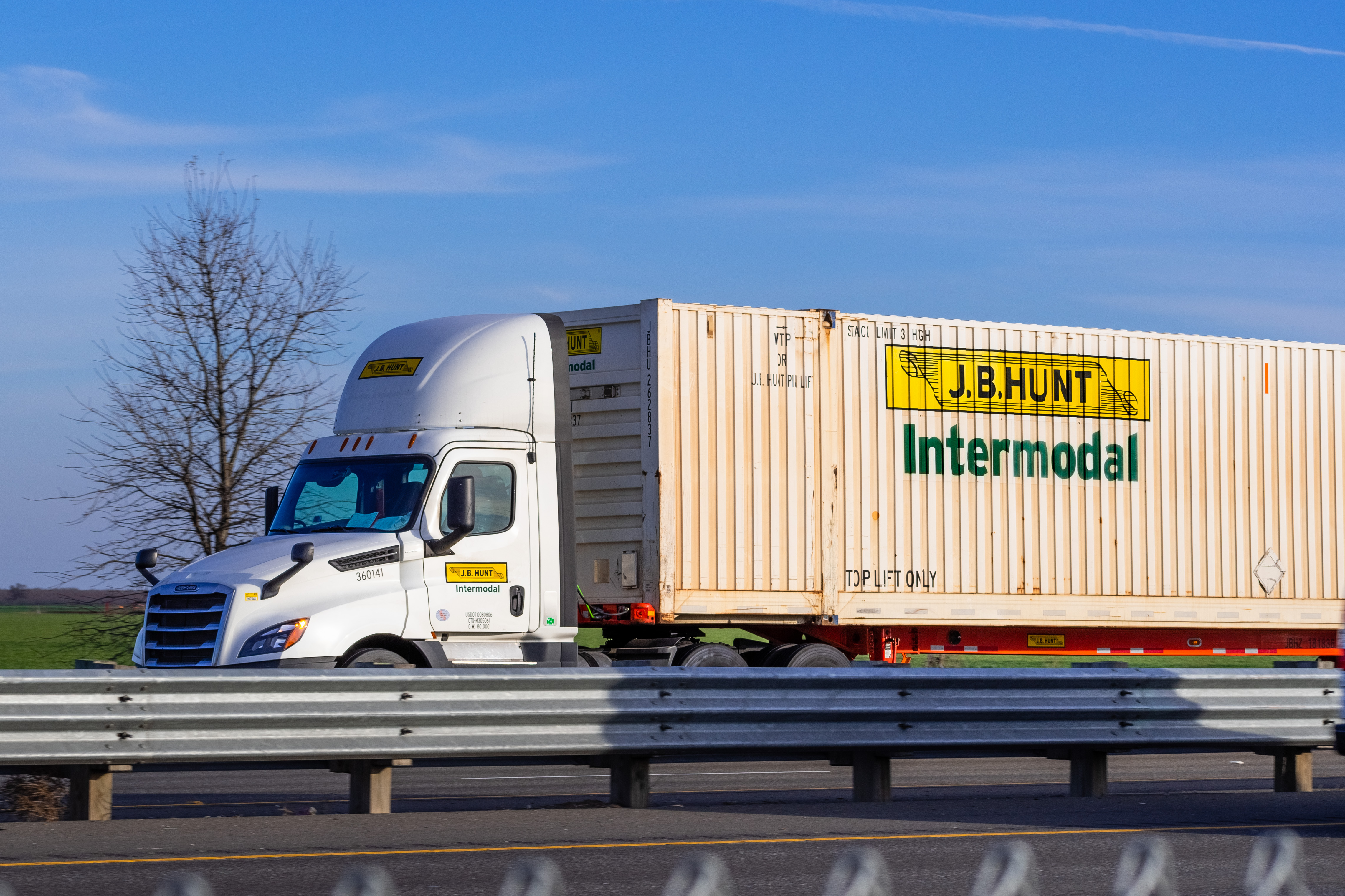 J. B Hunt Gains After Powering Past Earnings Estimates | Seeking Alpha