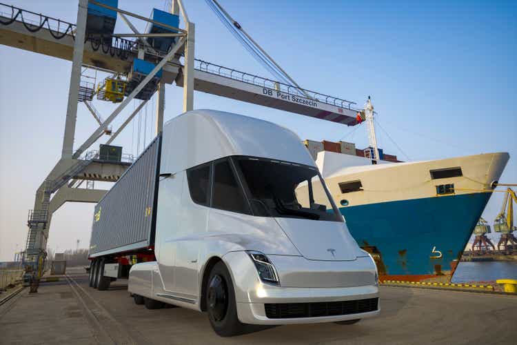 Tesla is reported to be taking orders for Semi truck in U.S. (NASDAQ