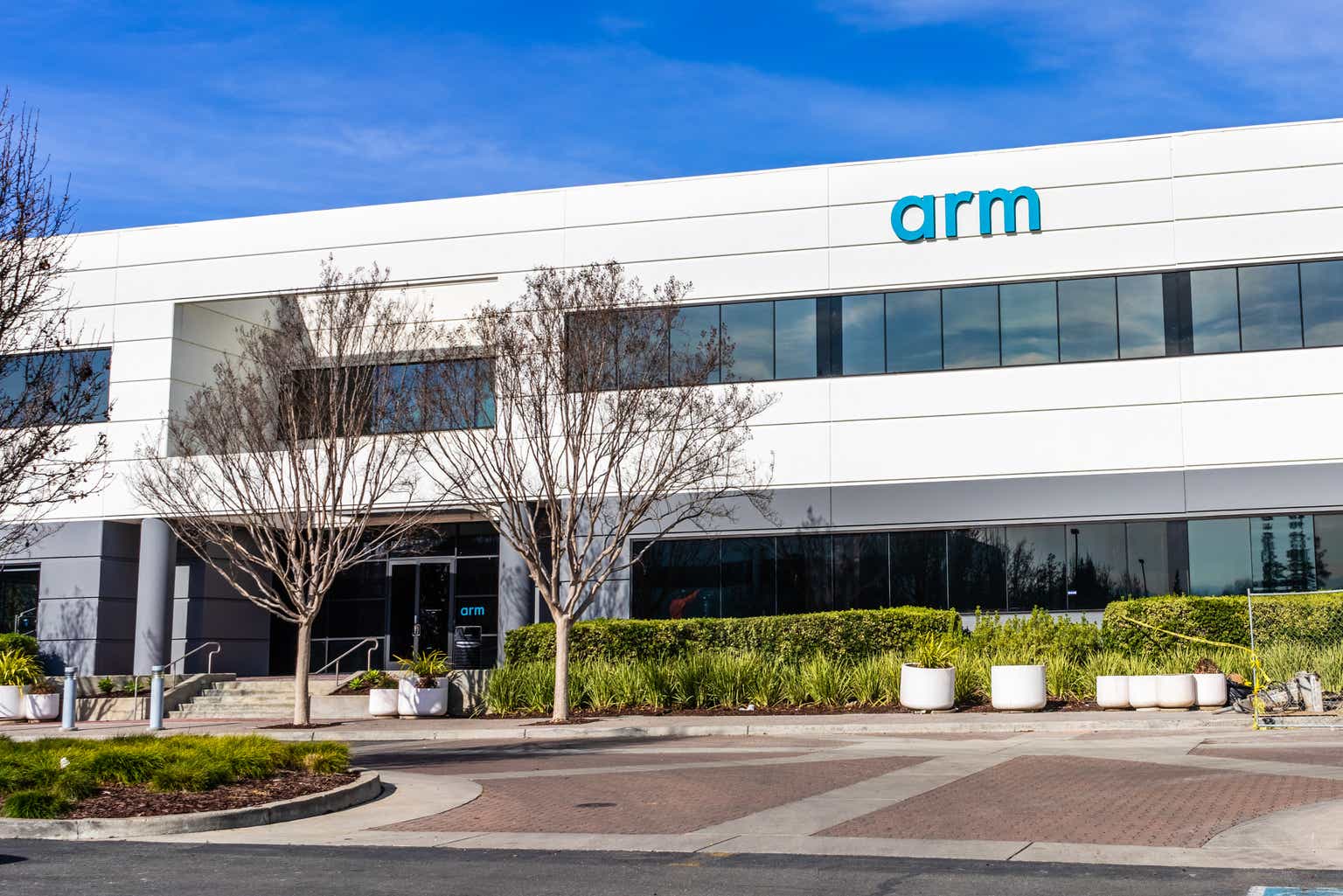 Arm Stock: Buy Its Customers, Not The Stock (NASDAQ:ARM) | Seeking Alpha