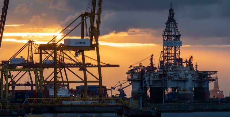 Capsa cranes and Seadrill drilling platform in the port of Santa Cruz de Tenerife