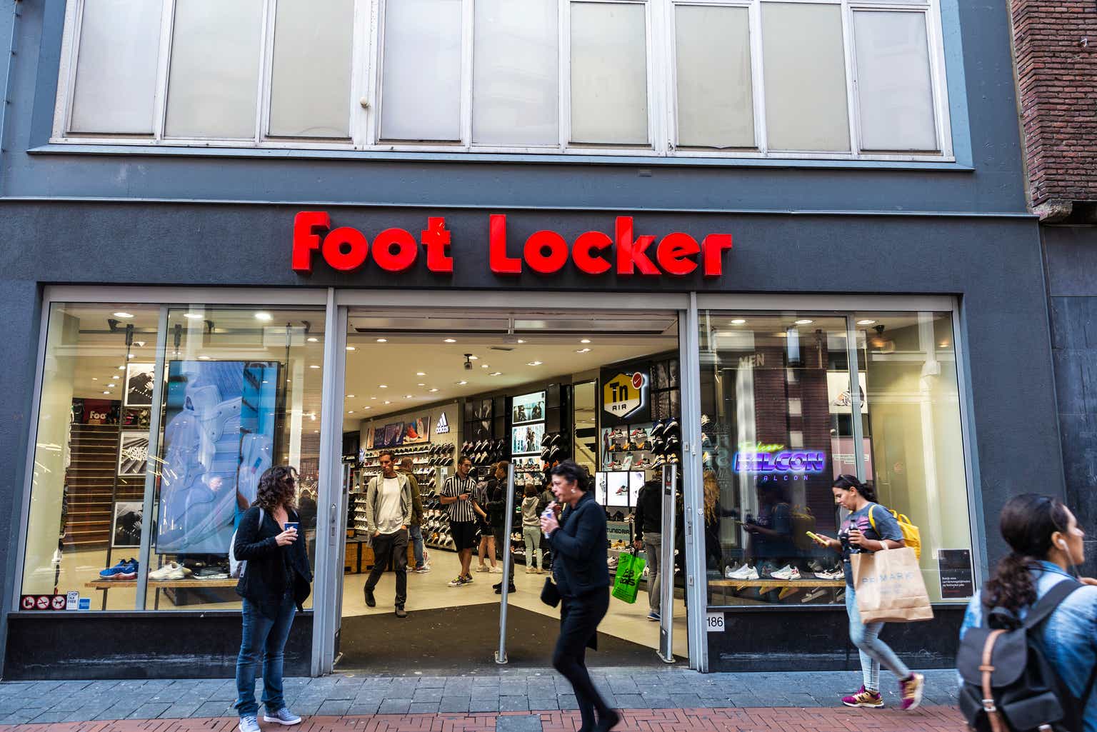 Foot Locker Undervalued Based On Its Dividends Nyse Fl Seeking Alpha