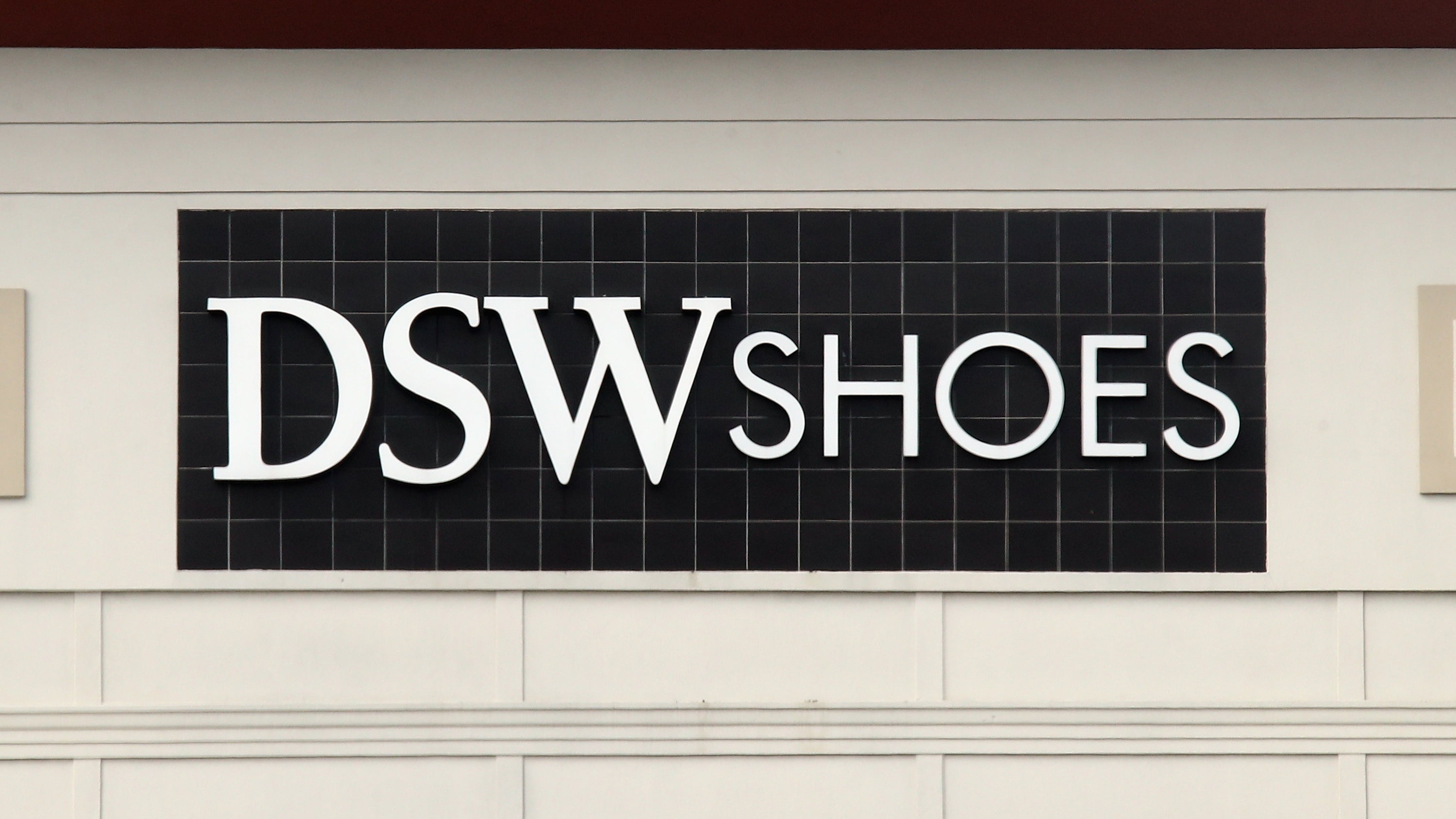 DSW parent company Q1 sales climb; tops Street