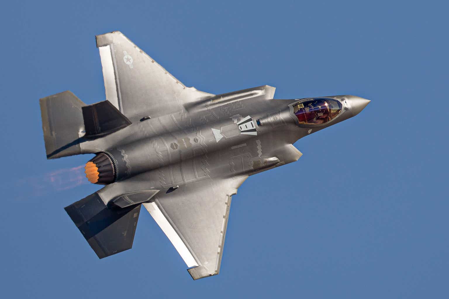 Lockheed Martin Stock: Defense Budget, Good Total Return, Growing ...