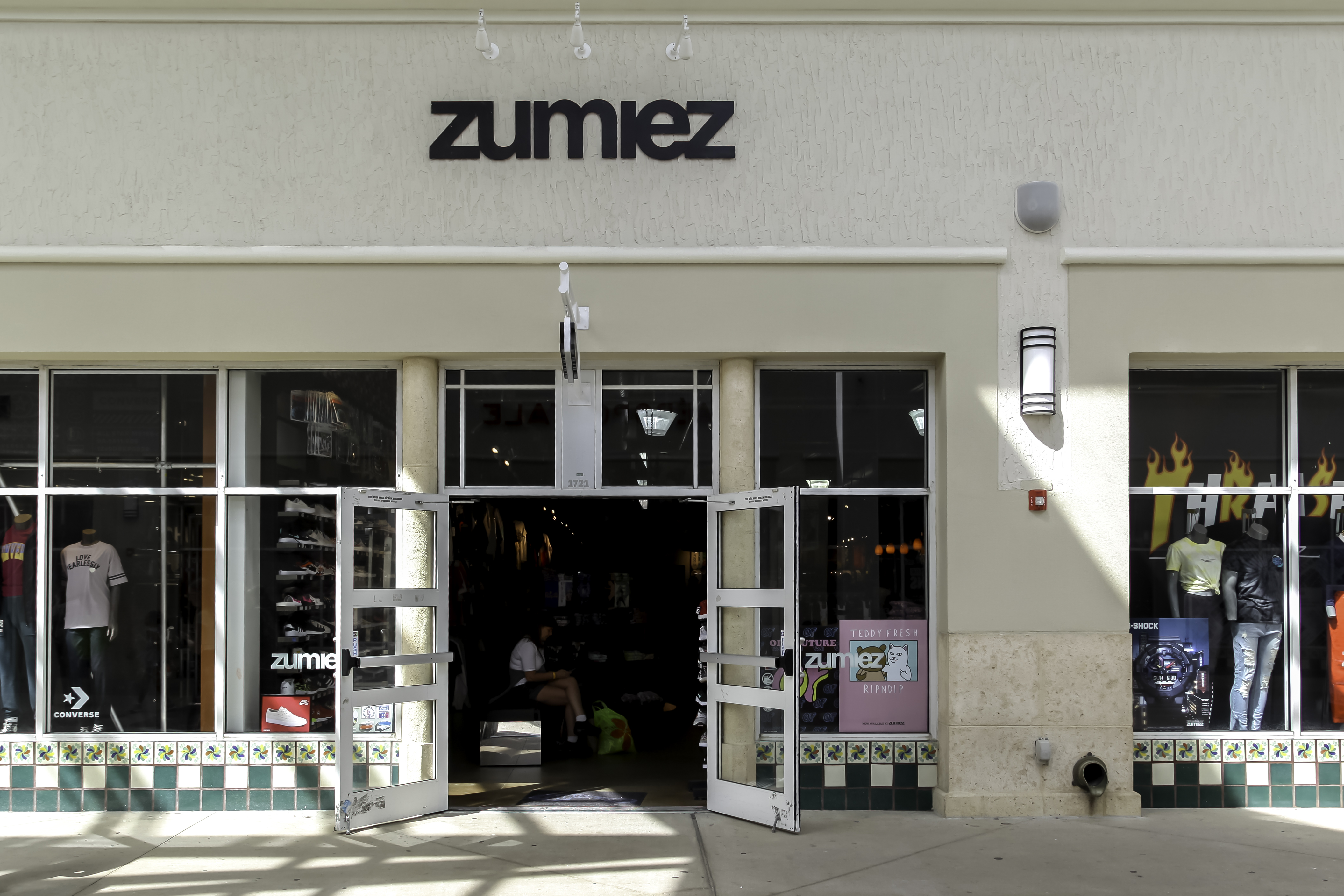 Zumiez outlet