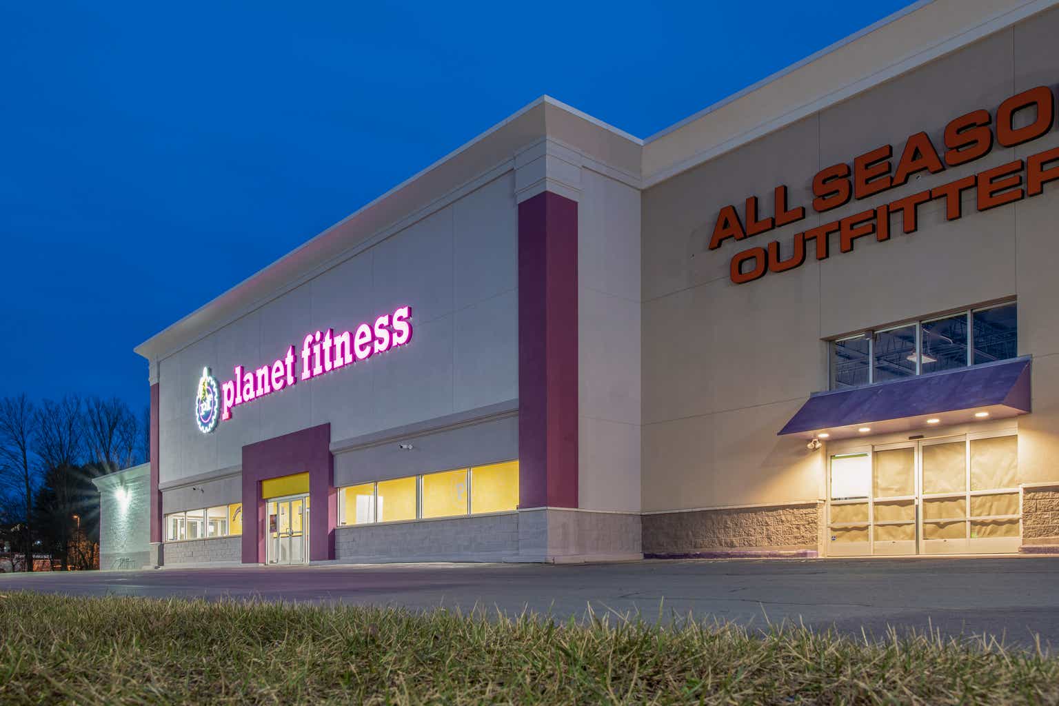 Planet Fitness Acquires Sunshine Fitness