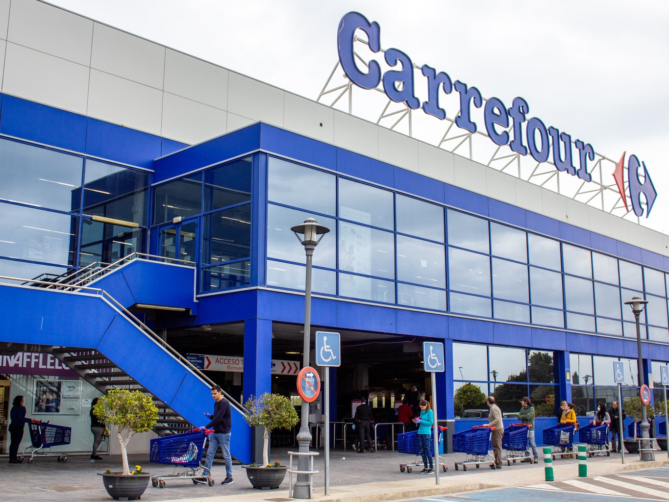 Chrzanow Poland June 18 2023 Carrefour Stock Photo 2321233987