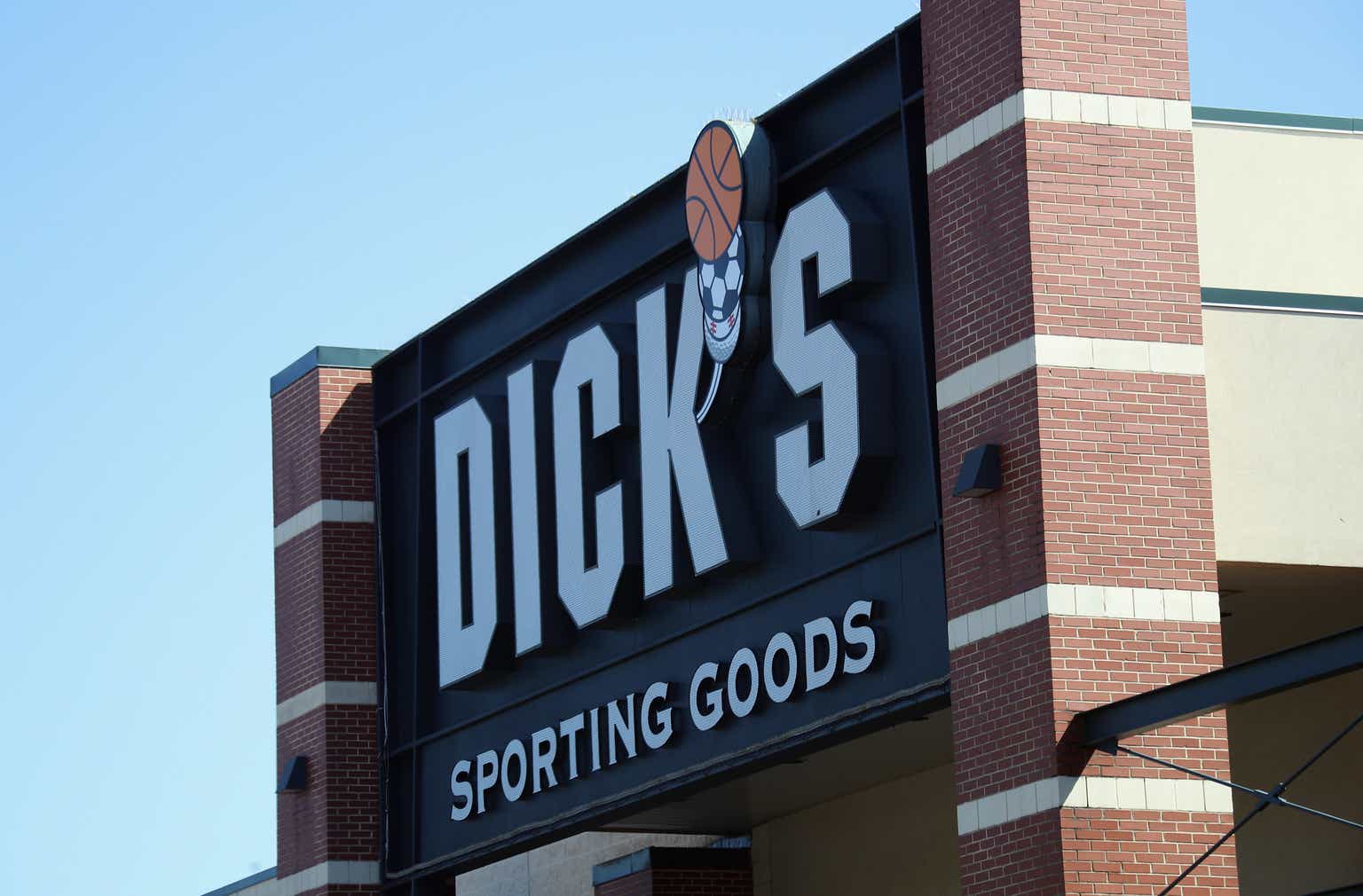 Dick`s Sporting goods. Имя dick