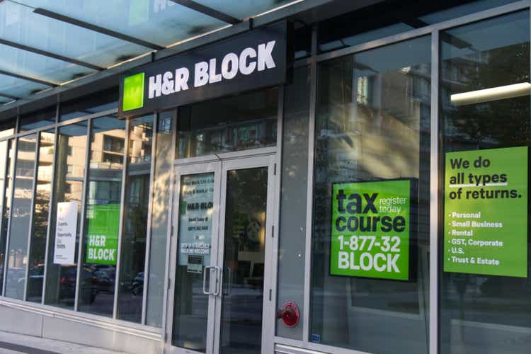 Street View of entrance H&R Block - tax preparation company in Vancouver