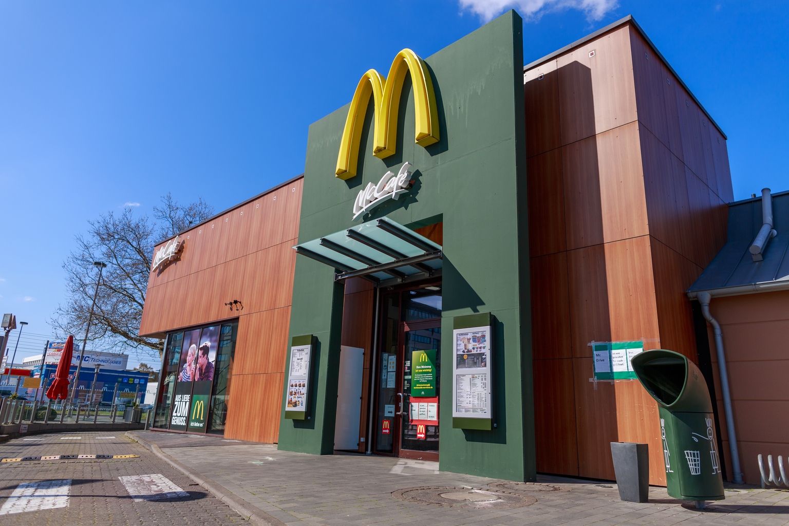 McDonalds brand on a Mc Donalds branch in Hanover.