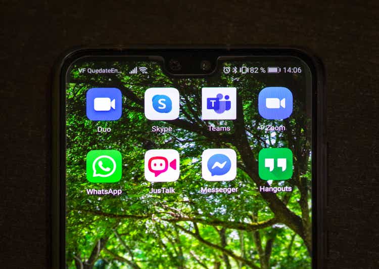 online meeting applications on smartphone