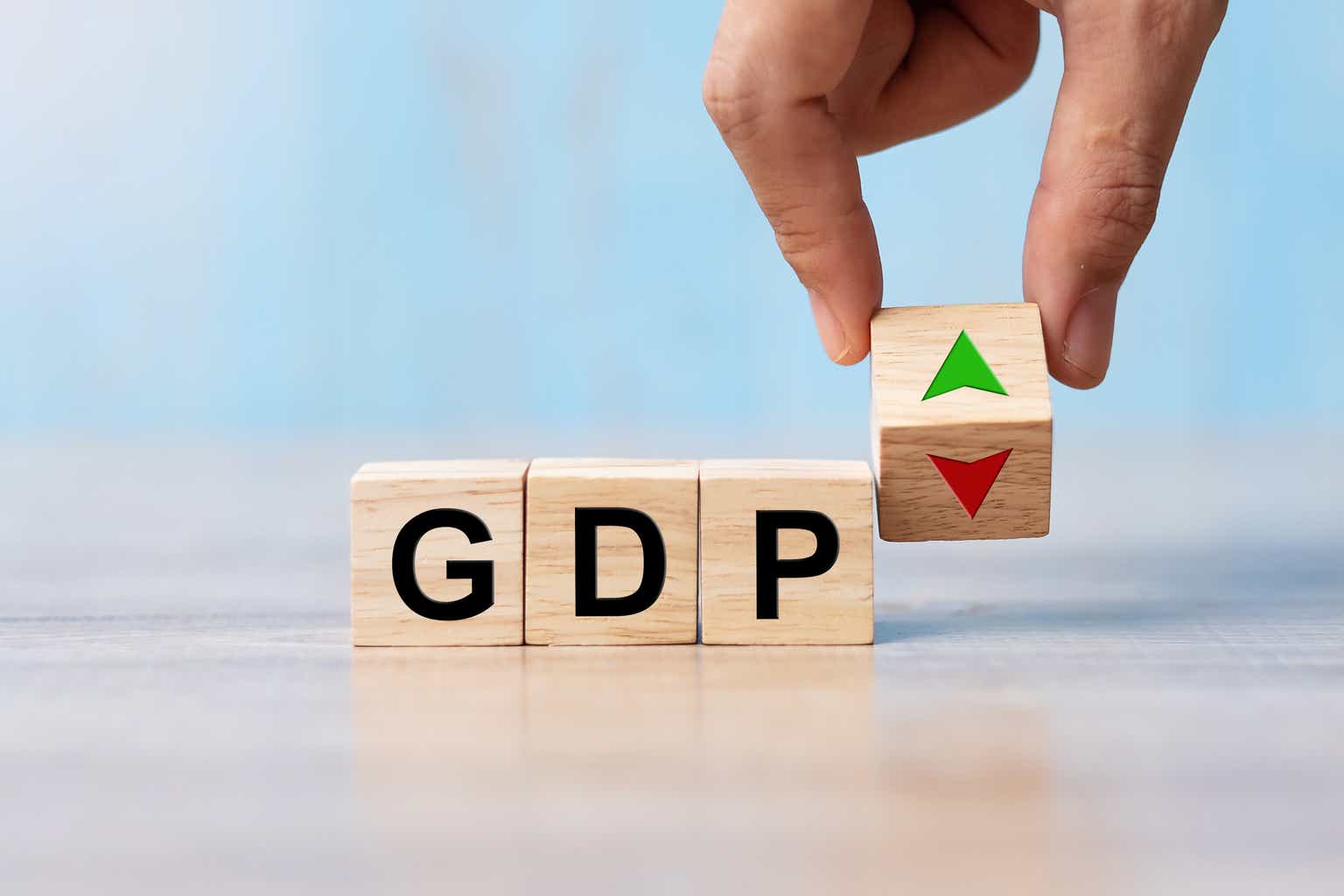 U.S. GDP Contracts As Recession Odds Tick Up With Fed On Hold