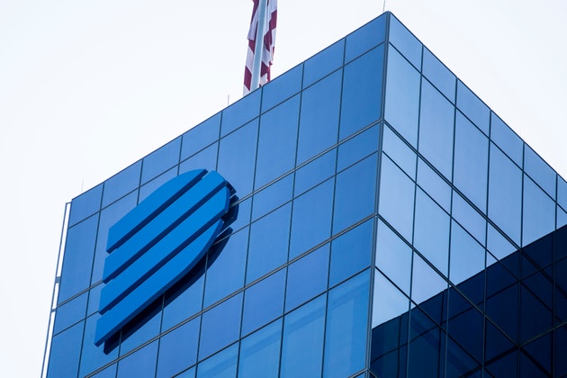 Photo: seekingalpha.com Gov. Spanberger Intervenes in $67B Dominion-NextEra Energy Merger