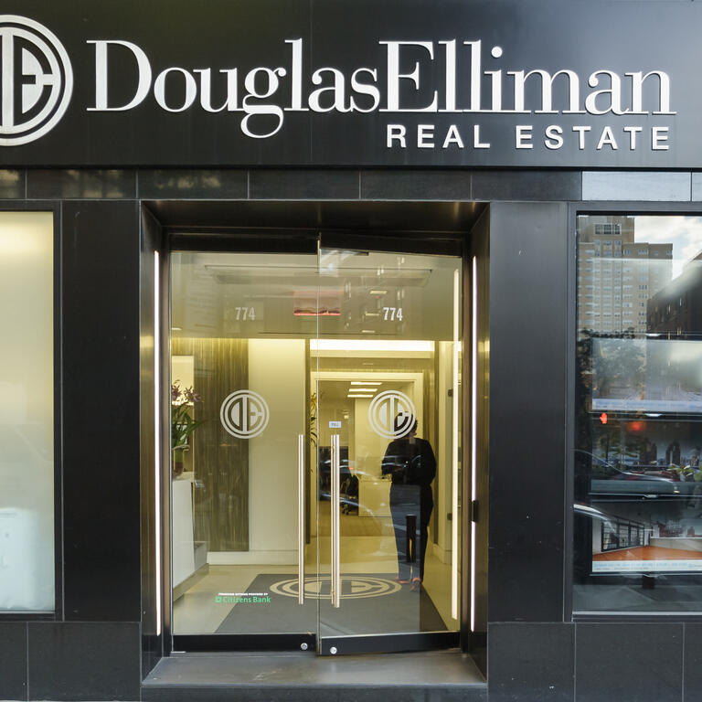 Vector Group stock drops after spinning off Douglas Elliman unit (NYSE