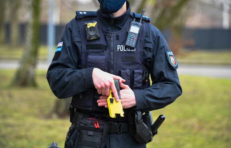 Police Begin Pilot Use Of Tasers