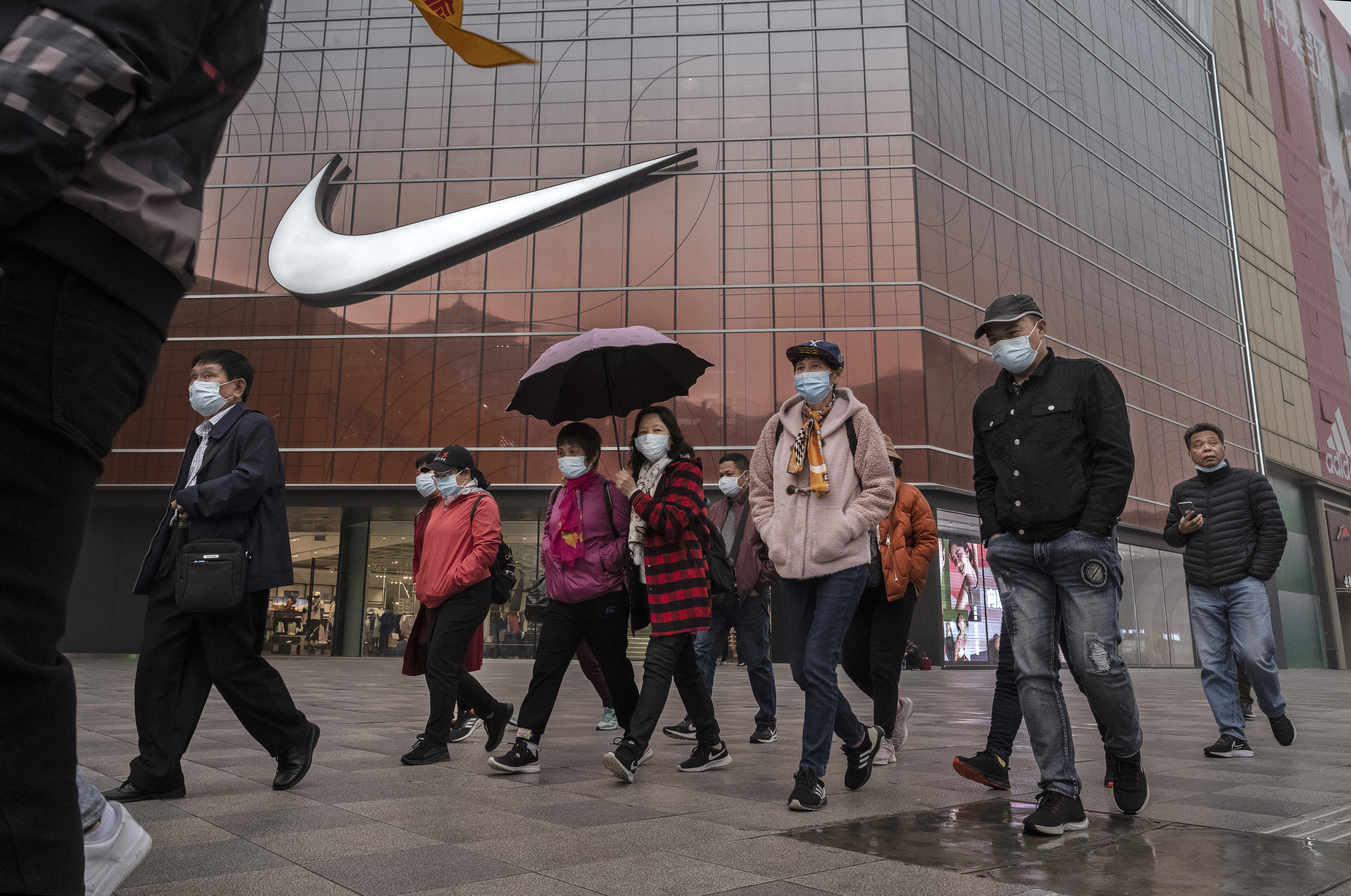 Nike store outlet crowded