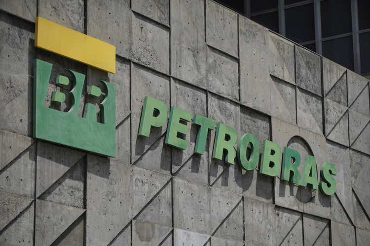 Bolsonaro considers privatizing state oil company Petrobras