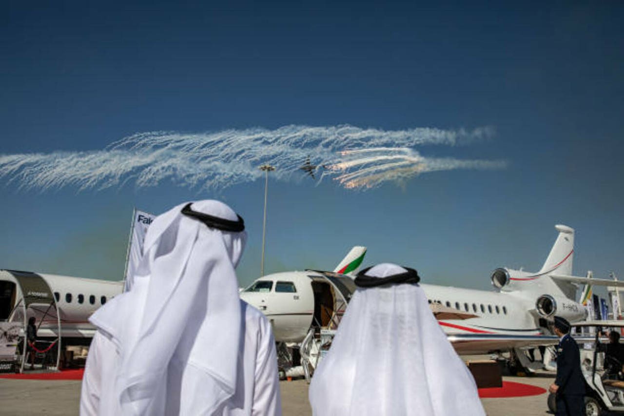 Boeing, Airbus trade surprises at Dubai Airshow as Emirates, Flydubai drive  major orders (BA:NYSE) | Seeking Alpha