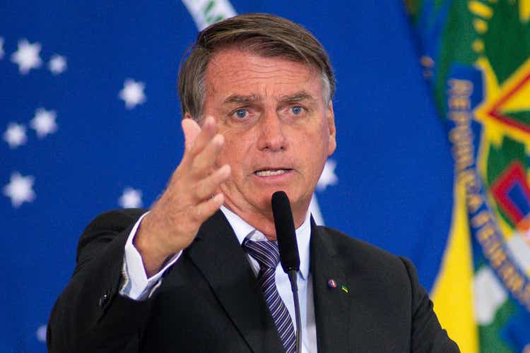 Bolsonaro Reshuffles Cabinet Ahead of October Elections