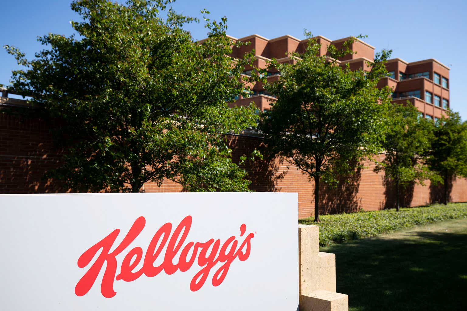 Kellogg Company splits into Kellanova and WK Kellogg Co.