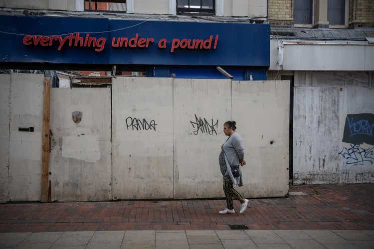 Britain"s High Streets Struggle Amid Continuing Economic Uncertainty