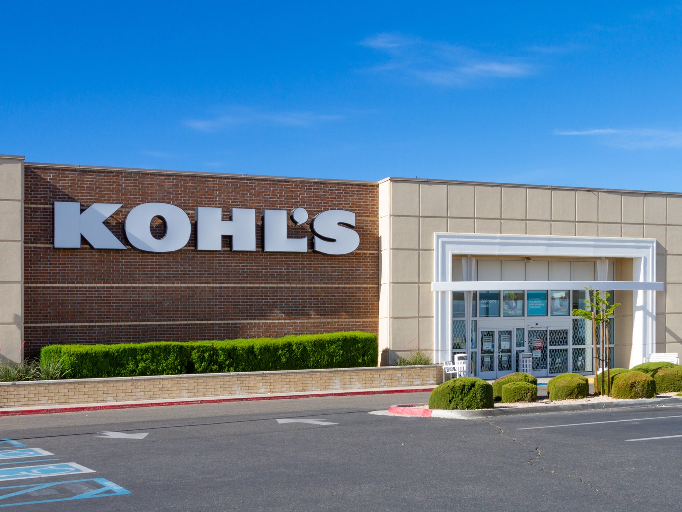 Kohl's To Roll Out Sephora Beauty Shops To All 1,100 Stores For $2 Billion  In Sales By 2025