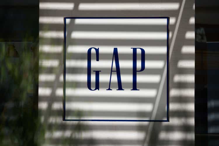 Clothing Giant Gap Announces Its Cutting 500 Corporate Jobs