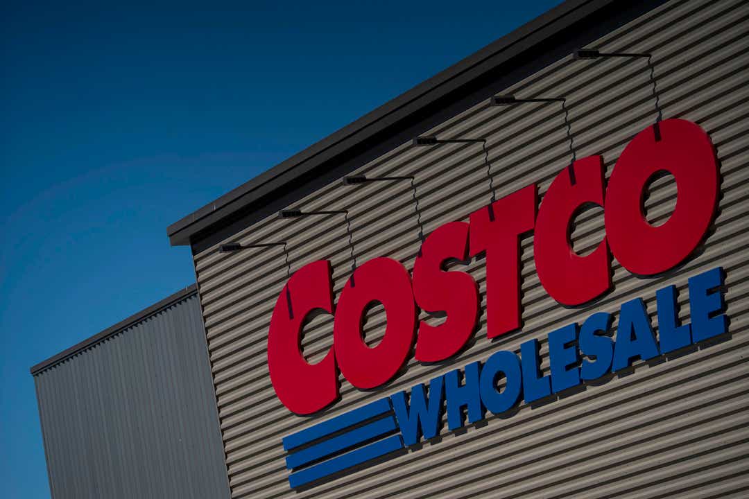 Costco tops profit estimates, doles out 6.7B in special dividends