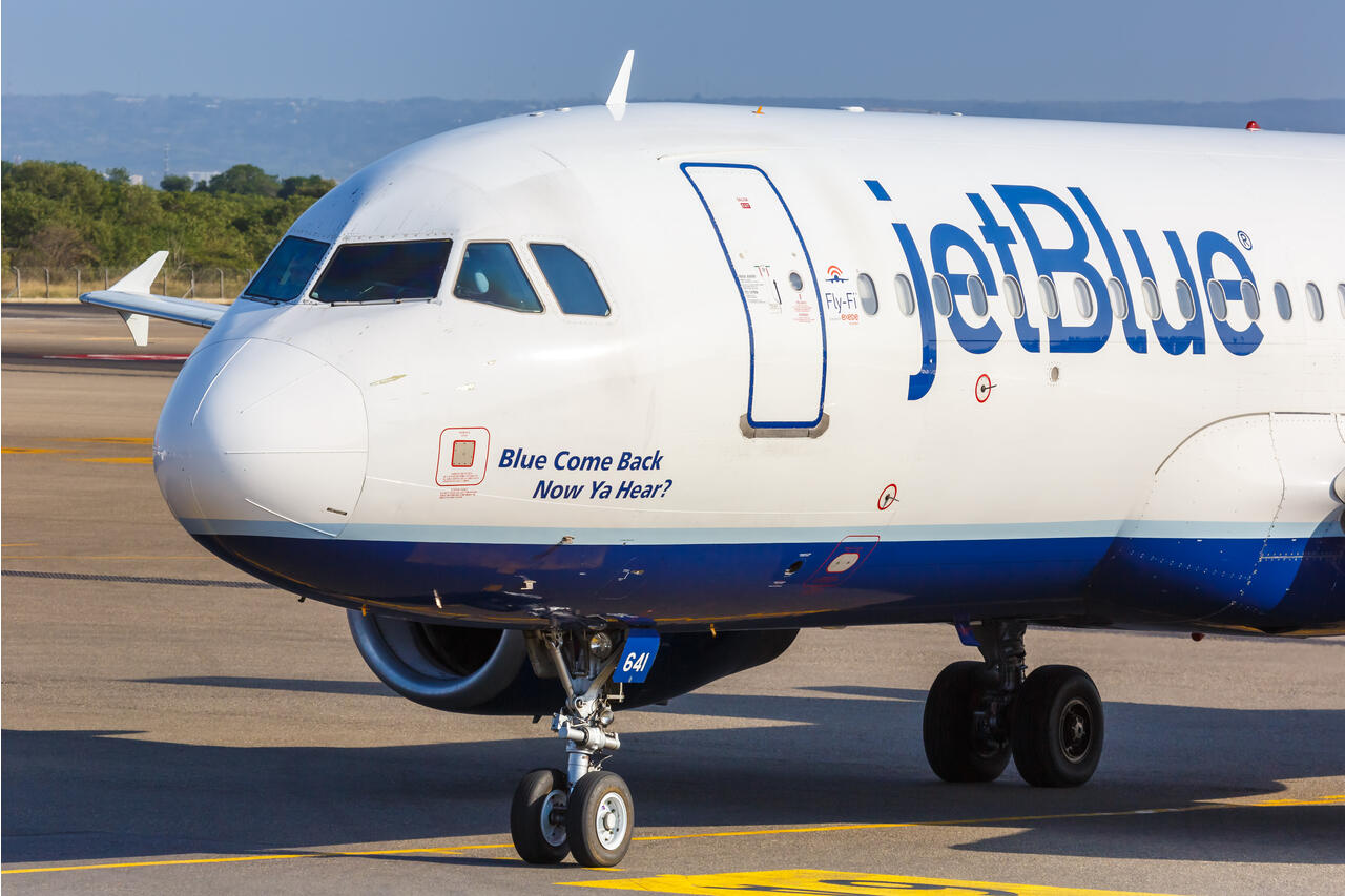 JetBlue Expands Operations To 2 Terminals At New York’s LaGuardia ...