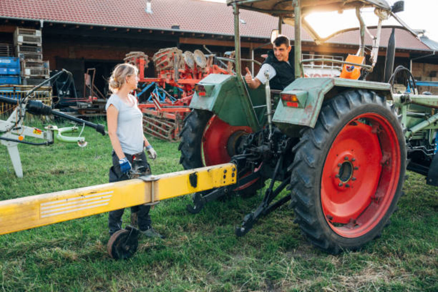 seekingalpha.com - Rob Williams - Deere, AGCO, CNH shares slide as U.S. regulators probe farm equipment market (DE:NYSE)
