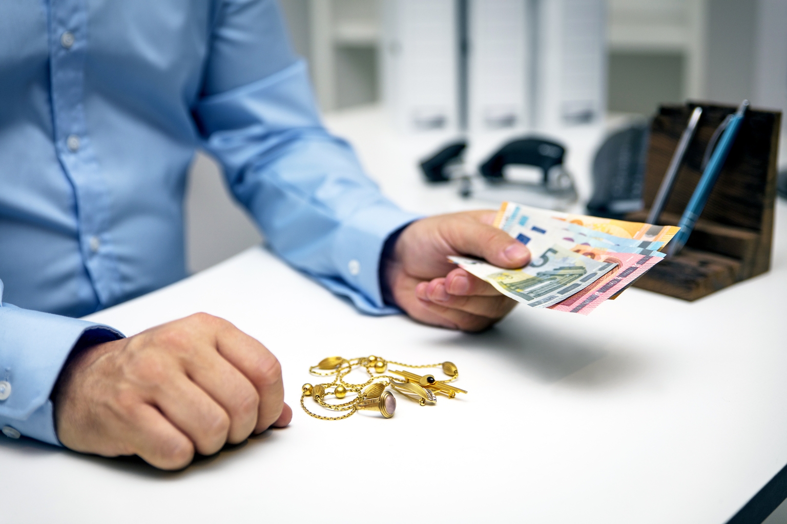 FirstCash Stands To Benefit From Pressures On Both Consumers And Other Lenders (FCFS)