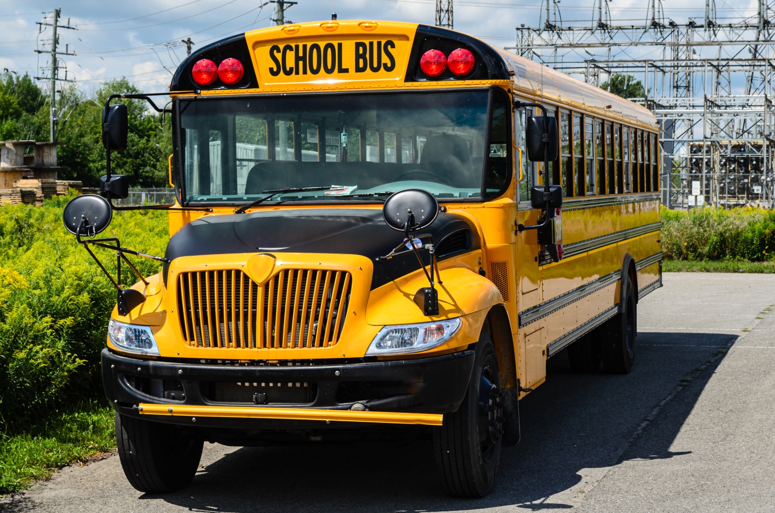 Quebec launches North America's largest electric bus project to lead the  way for climate-friendly transit