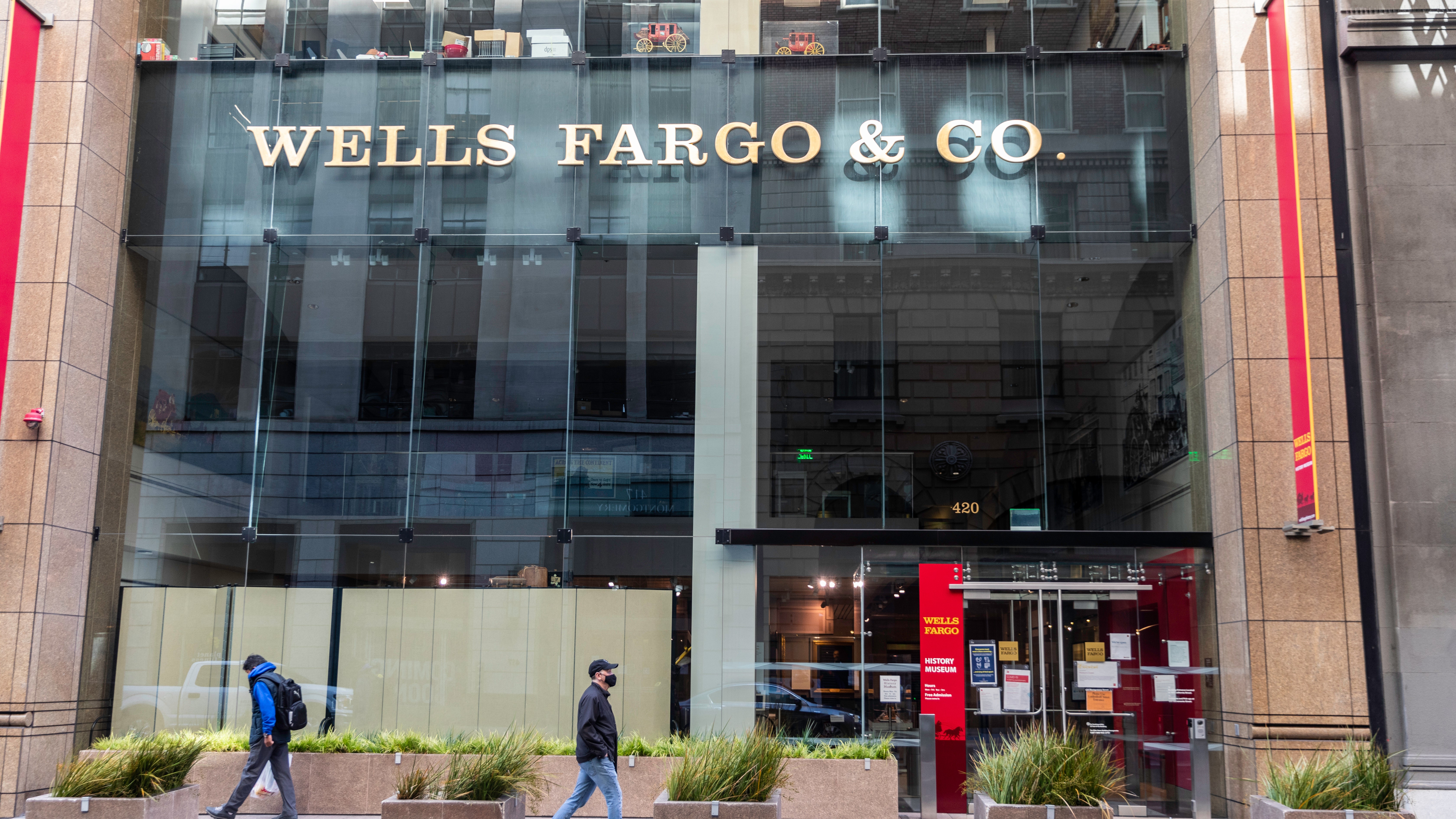 Wells Fargo Christmas Commercial 2022 Wells Fargo Cuts 2022 Growth, But Boosts S&P 500, Yield Targets | Seeking  Alpha