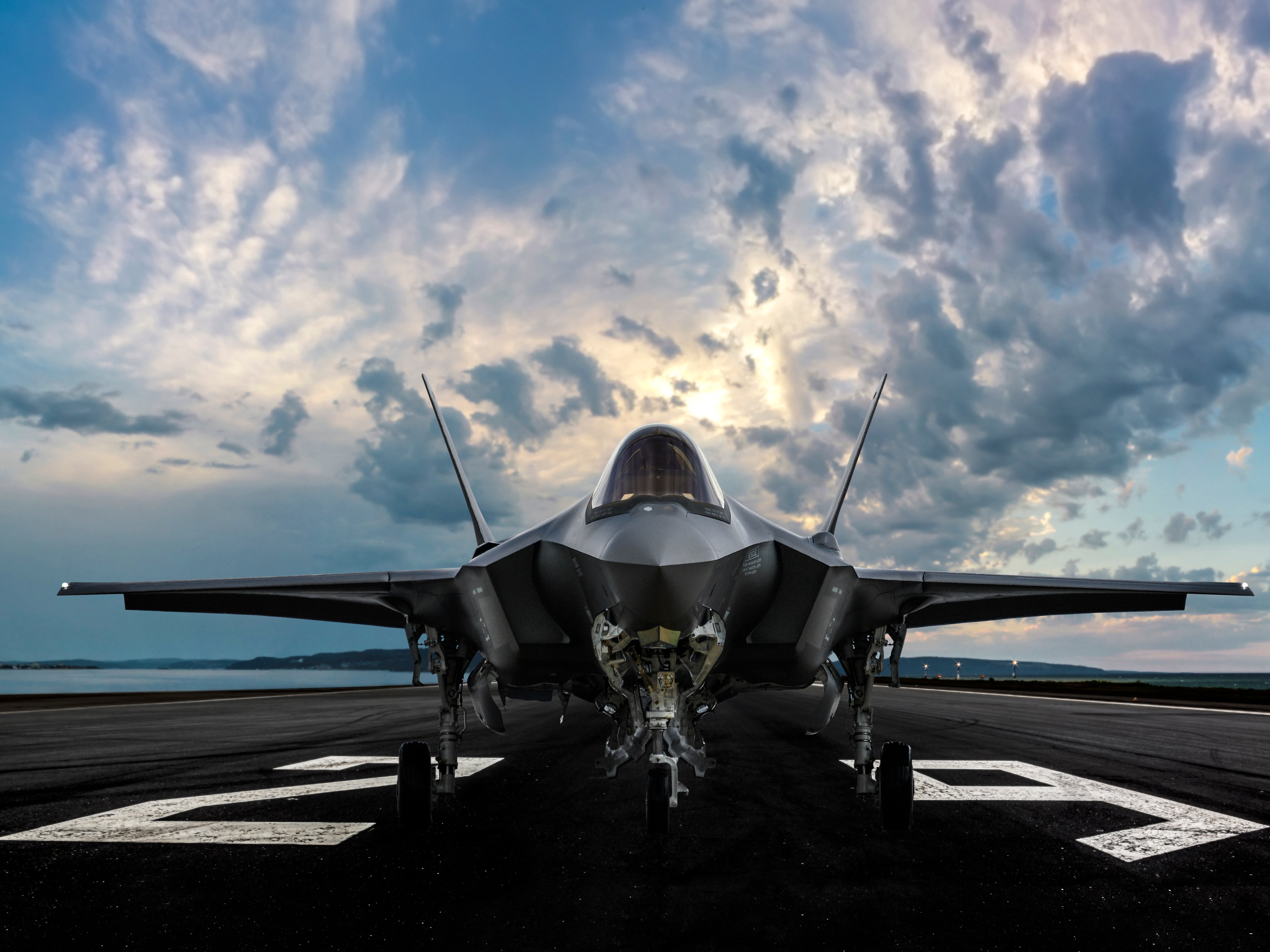 Lockheed Martin $121 modification contract for Naval Air Warfare (NYSE:LMT)  | Seeking Alpha