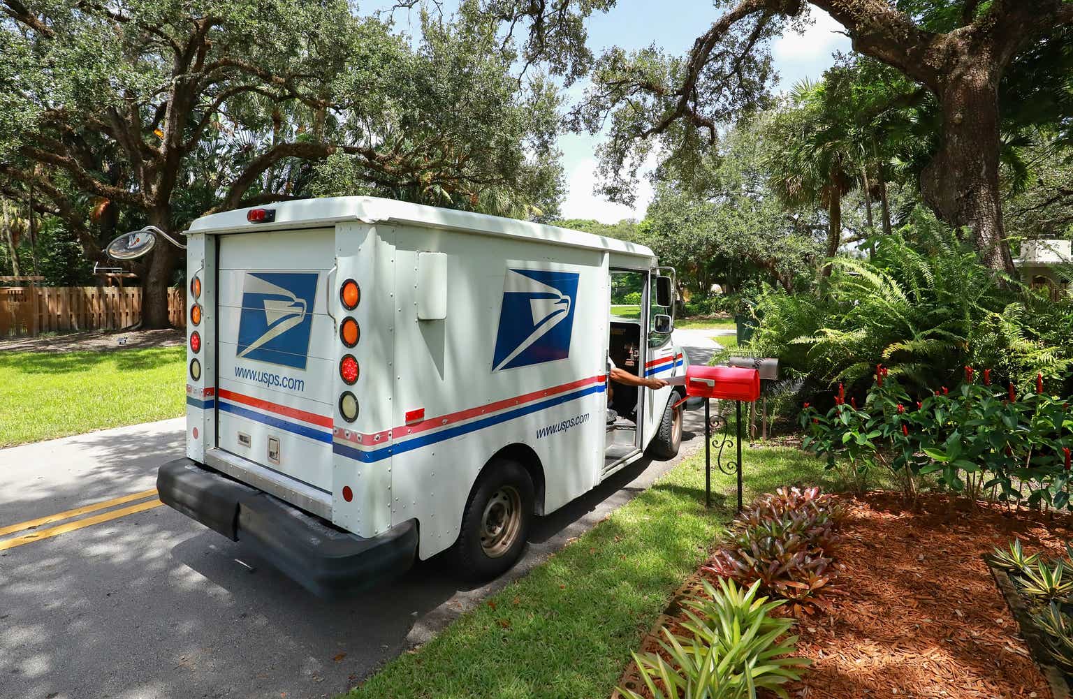 Wall Street Lunch: USPS U-Turn